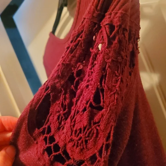 Cutout detail sweater - Picture 2 of 3